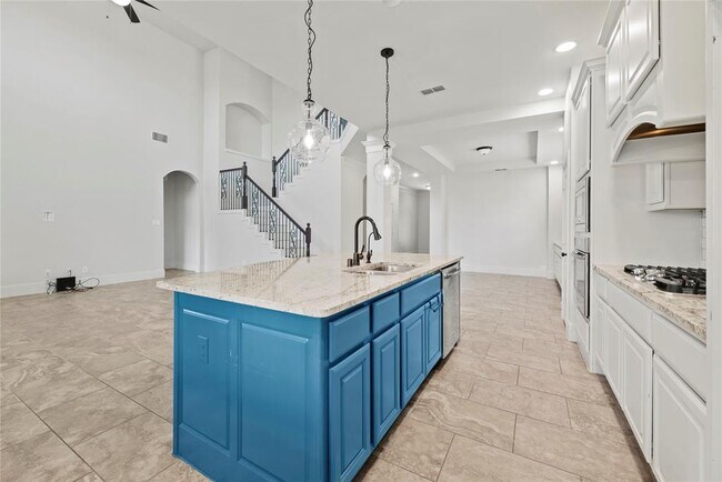 Building Photo - 30510 Hackberry Woods St