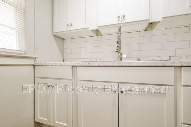 Building Photo - 517 Willow St