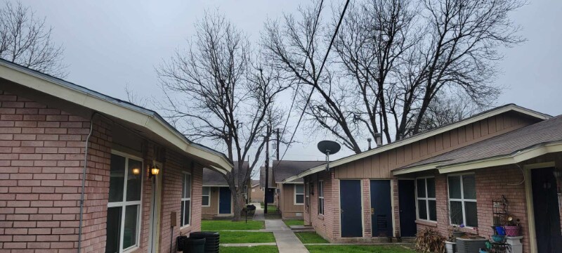 Building Photo - 1014 Ware Blvd