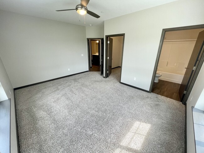 Building Photo - 2871 Spring Rose Cir