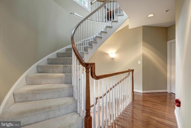 Building Photo - 1657 Colonial Hills Dr