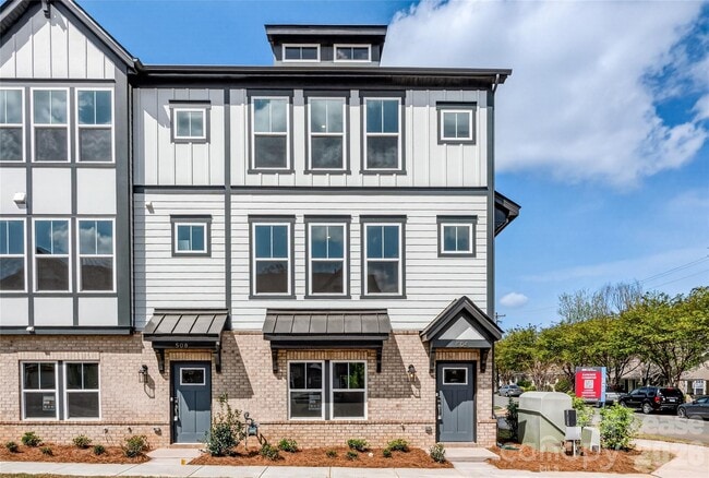 Building Photo - 504 Annie Lowery Wy