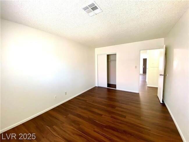 Building Photo - 2 Bed 2 Bth condo unit close to UNLV-***2 WEEKS FREE***