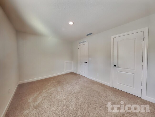 Building Photo - 895 Morgans Treasure Rd