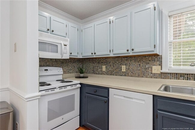 Building Photo - 5500 Fortunes Ridge Dr
