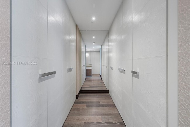 Building Photo - 17749 Collins Ave