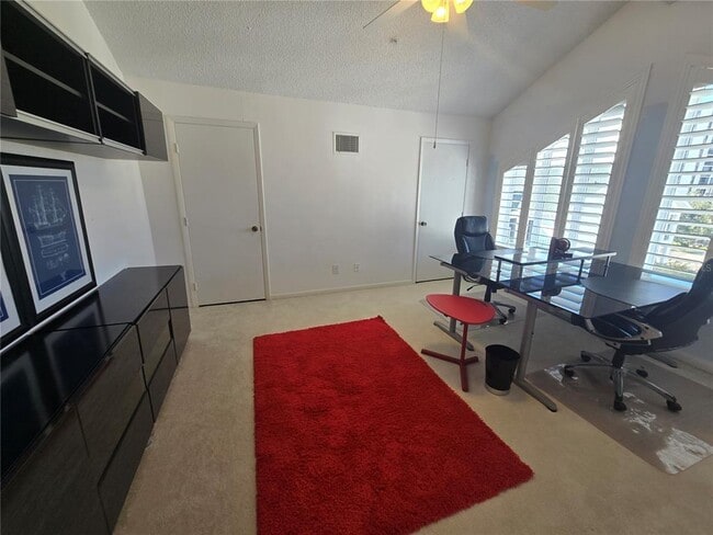 Building Photo - 320 Island Way