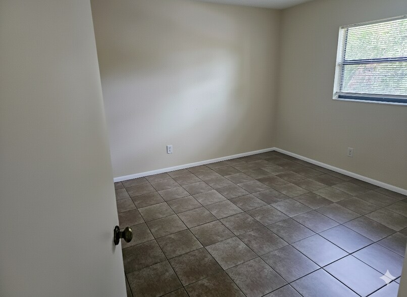 Building Photo - 4030 78th Ave N