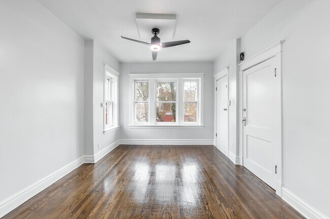 Building Photo - 3000 S Homan Ave