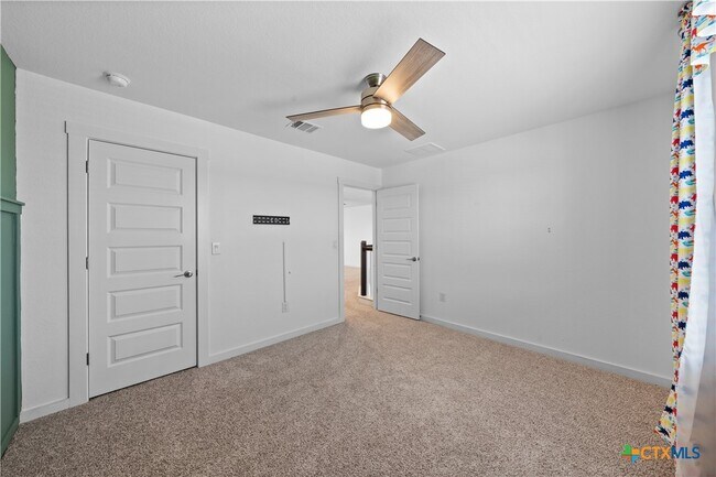 Building Photo - 328 Peace Pipe Way