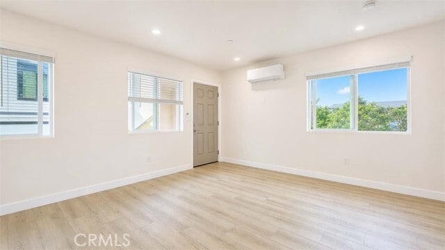 Building Photo - 628 W Floral Dr