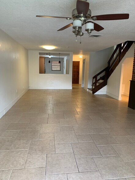 Building Photo - 3926 Estepona Ave