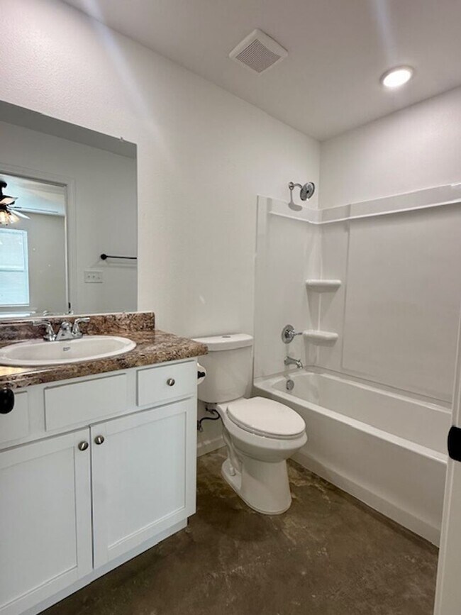 Building Photo - 2526 Hurricane Lake Rd