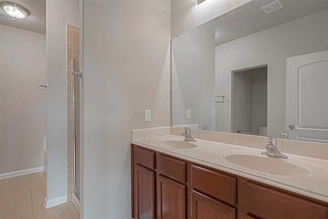 Building Photo - 20630 Stout Dr
