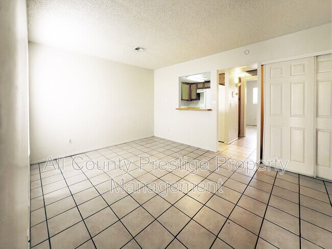 Building Photo - 1831 W Mulberry Dr