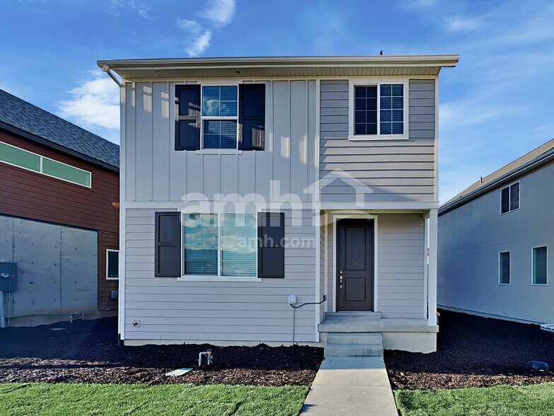 Primary Photo - 6818 N Silver Gate Dr
