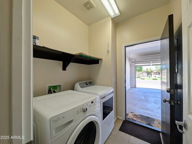 Building Photo - 3731 W St Kateri Dr