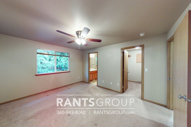 Building Photo - Great Location!  Quiet Neighborhood!