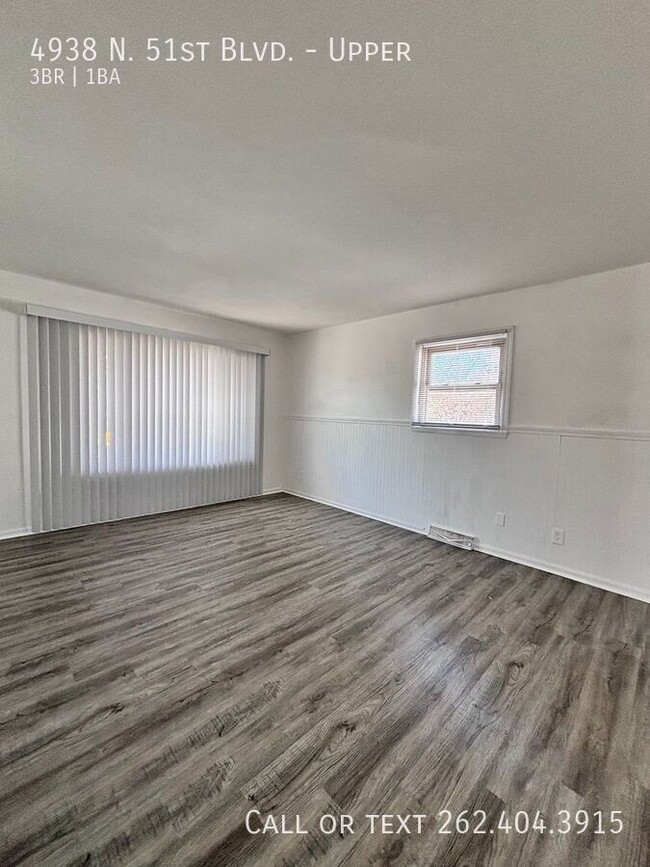 Building Photo - Spacious 3 Bedroom Upper-Make This Your Ne...