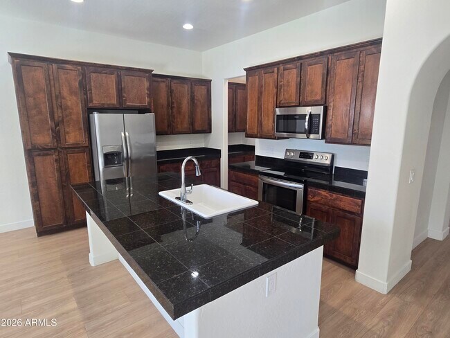 Building Photo - 20849 W Werner Pl