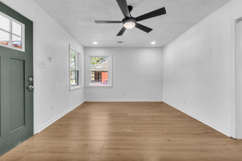 Building Photo - 3253 Kimball Ave