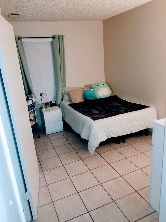 Building Photo - 1 Bed, 1 Bath. Condo! Next to the Heart of NAU Campus!  - Students & Cats OK!! NO Dogs! Avail. Ma...