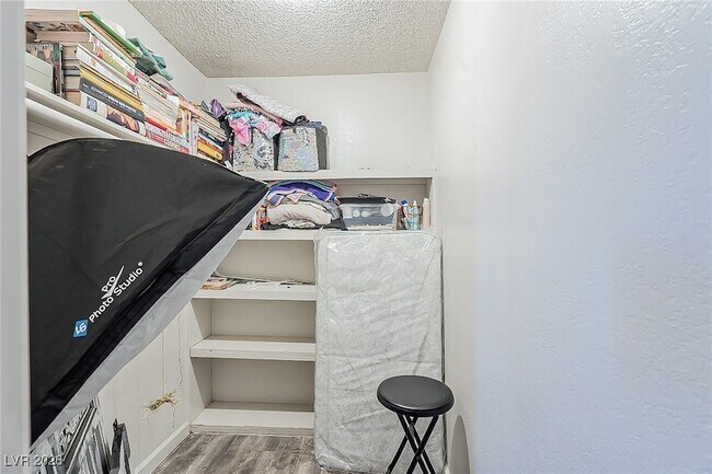 Building Photo - 5168 Garden Ln