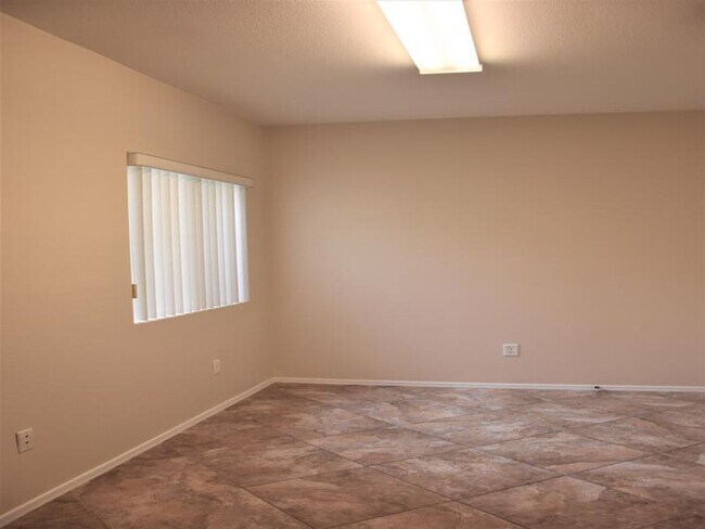 Building Photo - 1680 Fieldbrook St