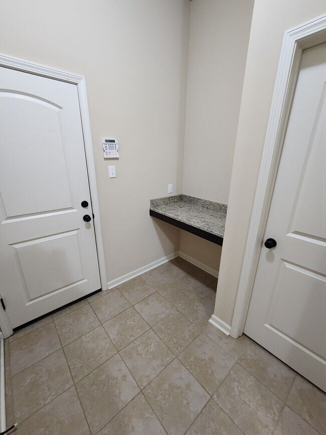 Building Photo - 16529 Gallion Dr