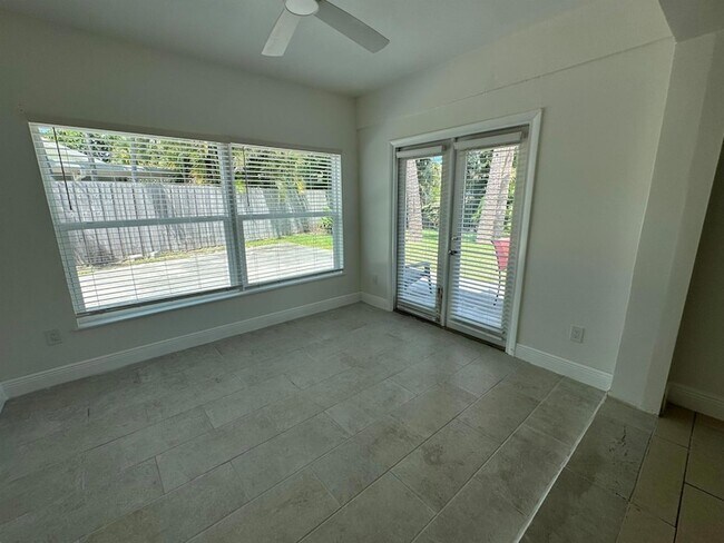 Building Photo - 110 N Las Olas Dr