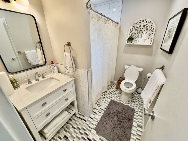 Building Photo - 361 Claremont Ave