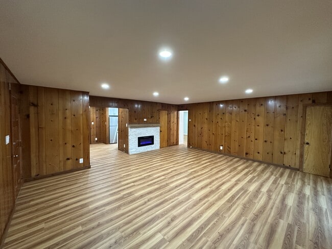 Building Photo - 1743 S Fitch Mountain Rd