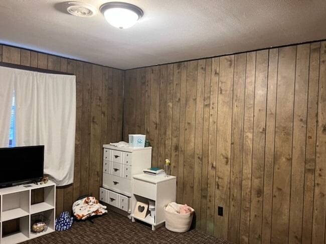 Building Photo - 7917-19 University