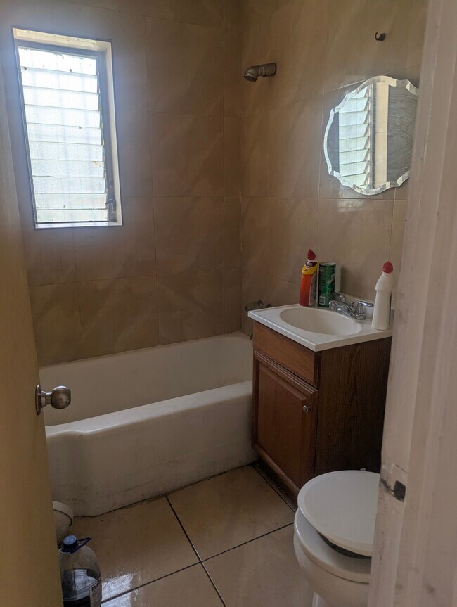 Building Photo - 17900 NW 2nd Ave