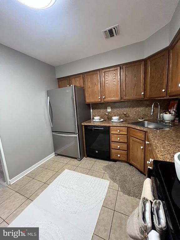 Building Photo - 102 Dudley Ave