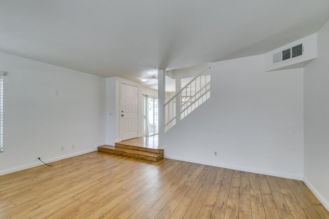 Building Photo - 2838 Dawn Crossing Dr