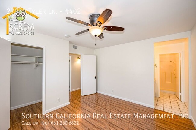 Building Photo - Three Bedroom Upper Condo in Canyon Oaks