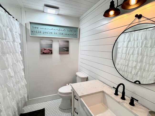 Building Photo - 2109 Landfall Way