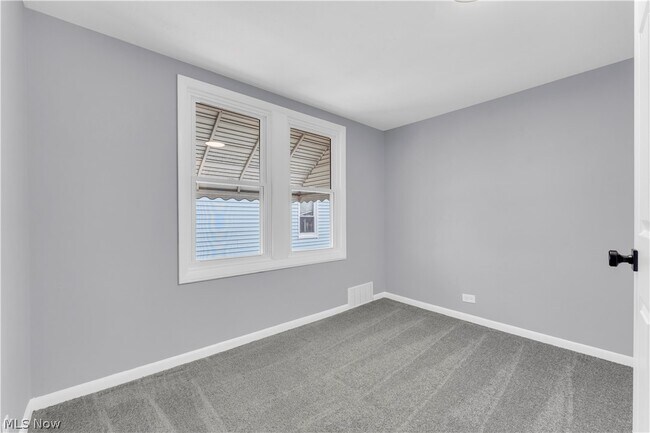 Building Photo - 3203 Ingleside Dr