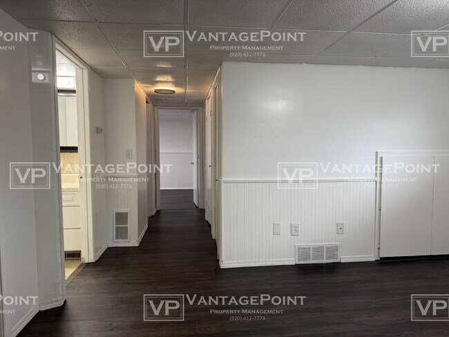 Building Photo - 433 S Kensington Dr