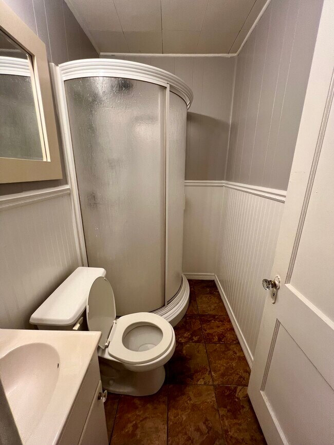 Building Photo - 171 Crenshaw St