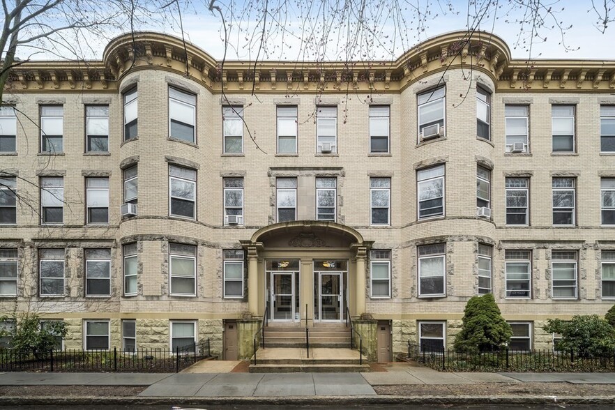 Building Photo - 34 Winchester St