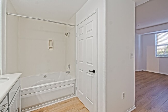 Building Photo - Bright & Airy, Recently Updated 3rd Floor Apartment in the Catalina Building Across from Central ...