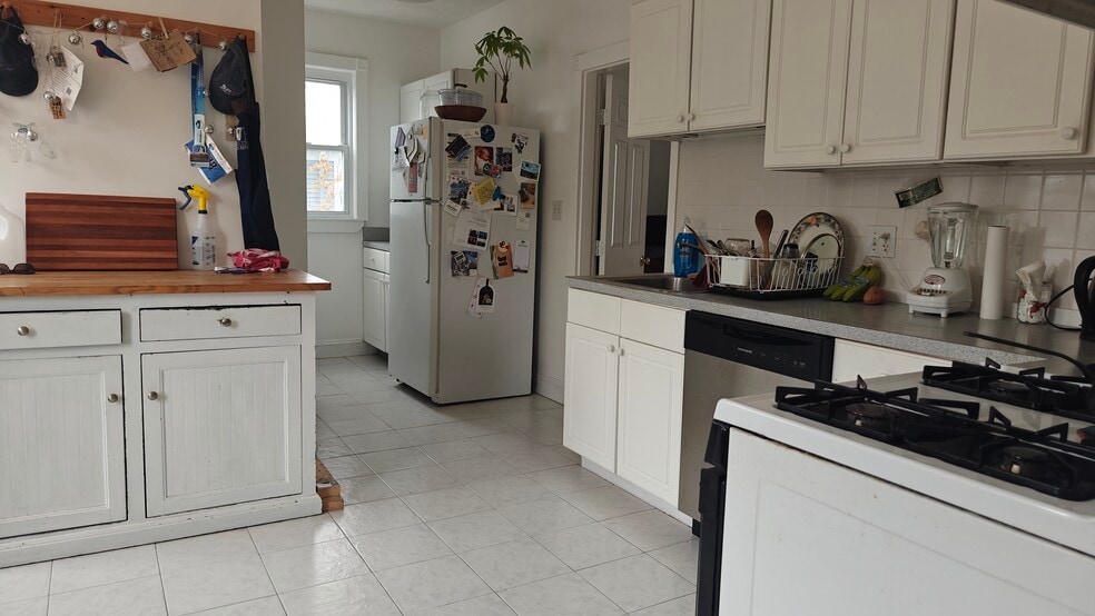 Kitchen - 2 Rogers Ave