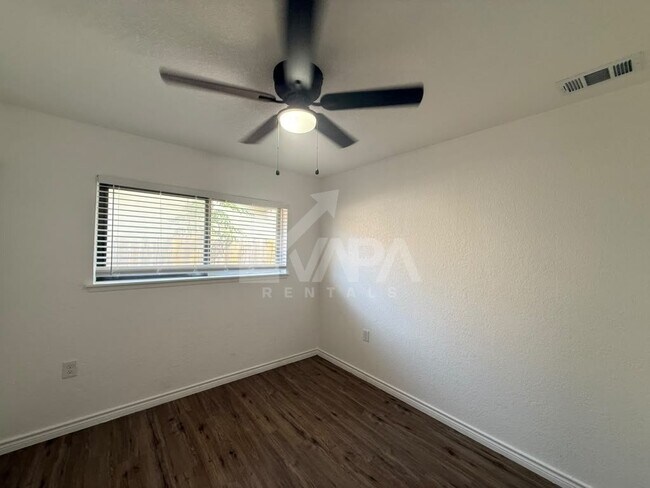 Building Photo - 4322 Las Cruces St