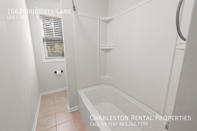 Building Photo - 1662 Bridwell Ln