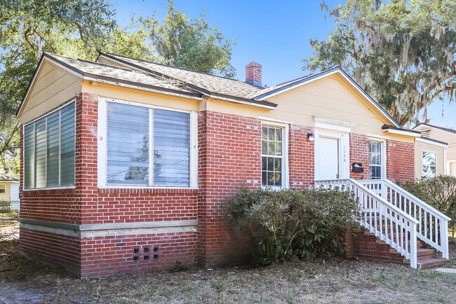 Building Photo - 1130 Saratoga Blvd