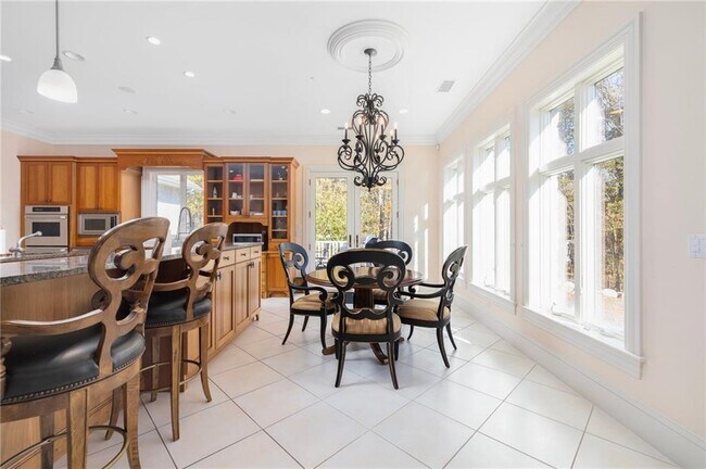 Building Photo - 524 Tillinghast Rd