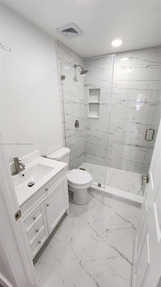 Building Photo - 5046 SW 145th Ave