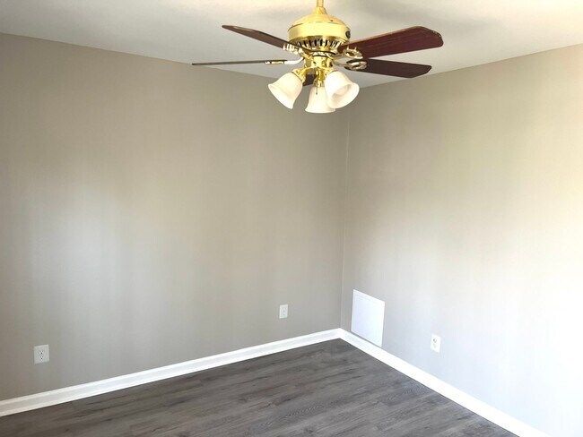 Building Photo - Available Now! Two-bedroom Duplex in Socas...